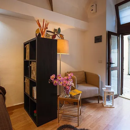 Apartment Dimora D'amuri Cozy Studio Near Duomo